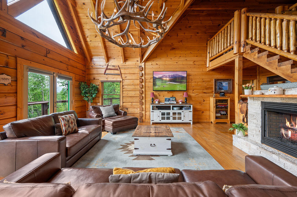 Gatlinburg, Tennessee, 37738, United States, 5 Bedrooms Bedrooms, ,6 BathroomsBathrooms,Residential,For Sale,1981295