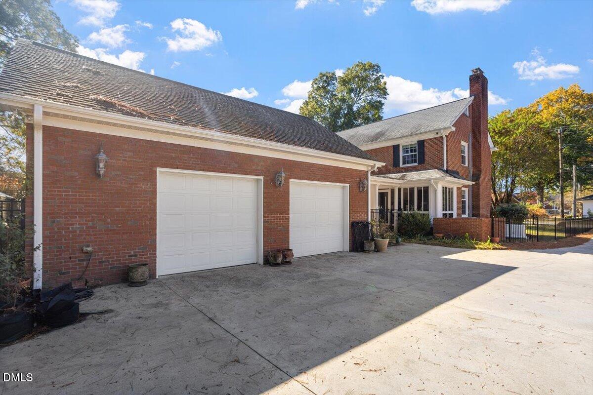 Farmville, North Carolina, 27828, United States, 4 Bedrooms Bedrooms, ,4 BathroomsBathrooms,Residential,For Sale,1988570