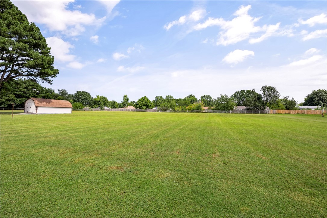 Lowell, Arkansas, 72745, United States, 4 Bedrooms Bedrooms, ,2 BathroomsBathrooms,Residential,For Sale,1932049