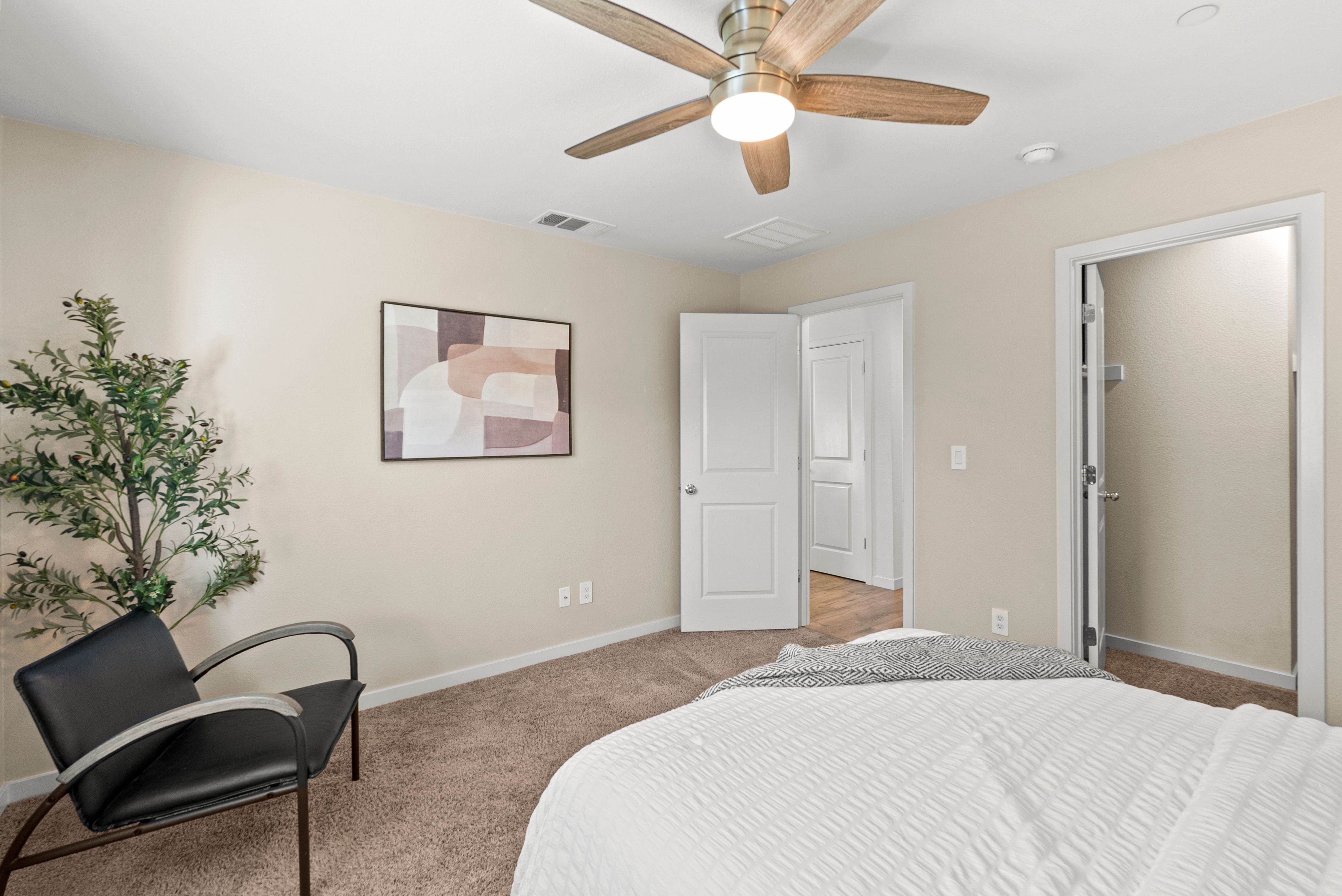  4388 Silver Cedar Lane, Sacramento, CA 95834 - 物件實景