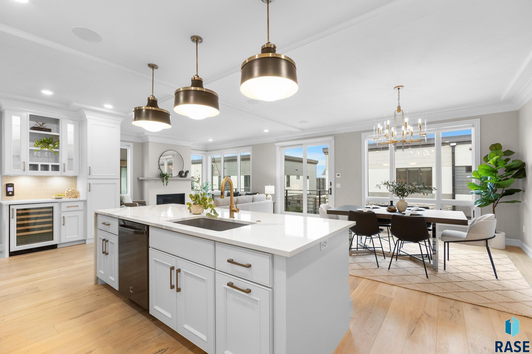 Sioux Falls, South Dakota, 57106, United States, 3 Bedrooms Bedrooms, ,2 BathroomsBathrooms,Residential,For Sale,1986319