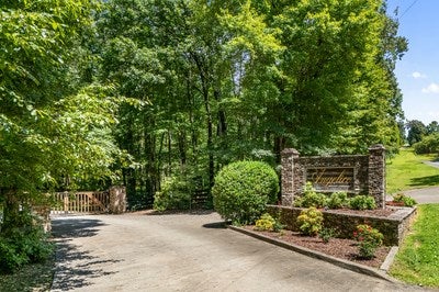 Murphy, North Carolina, 28906, United States, 3 Bedrooms Bedrooms, ,6 BathroomsBathrooms,Residential,For Sale,1933143