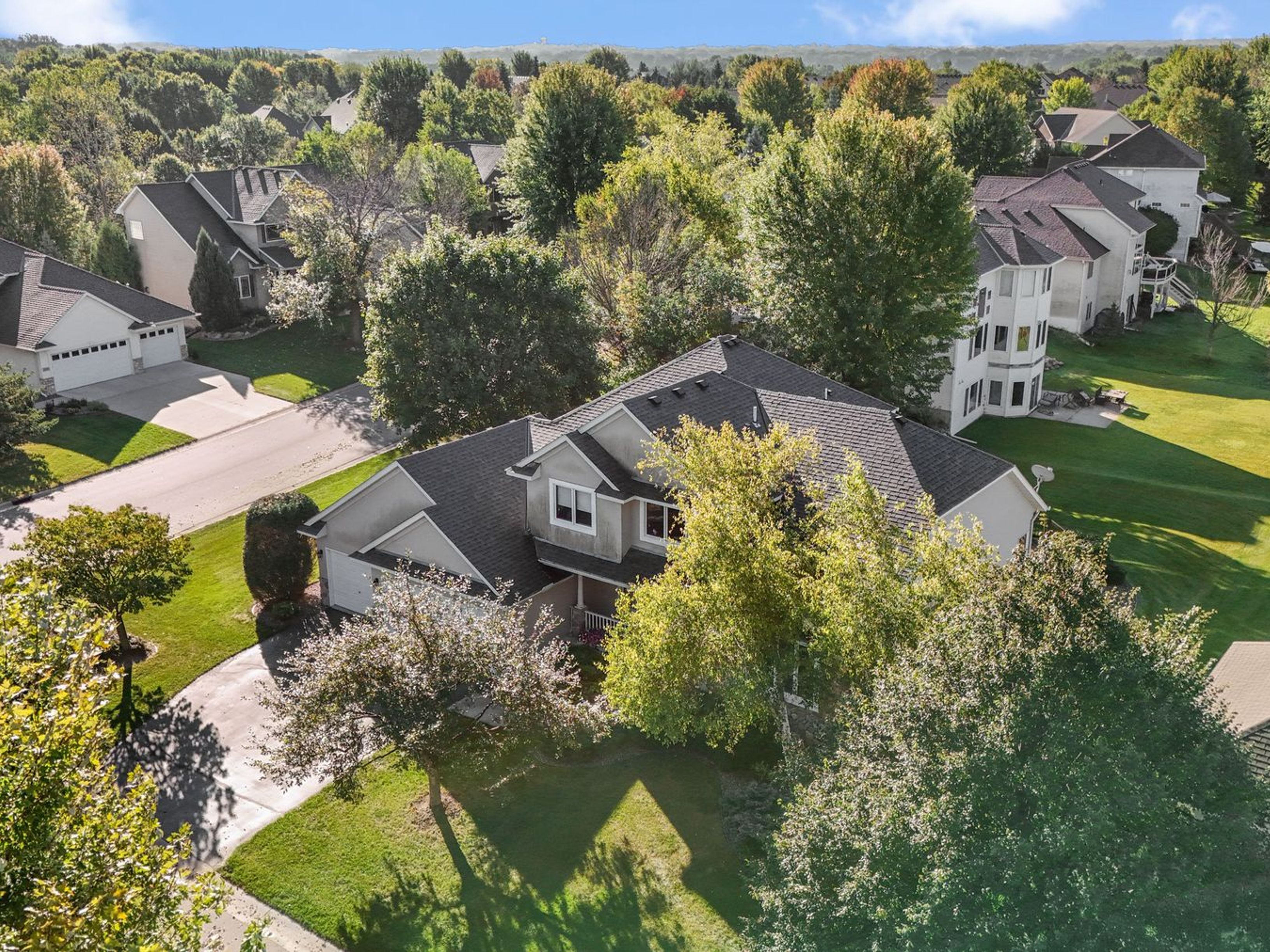  Updated Modified Two-Story on a Spacious Corner Lot - 物件實景