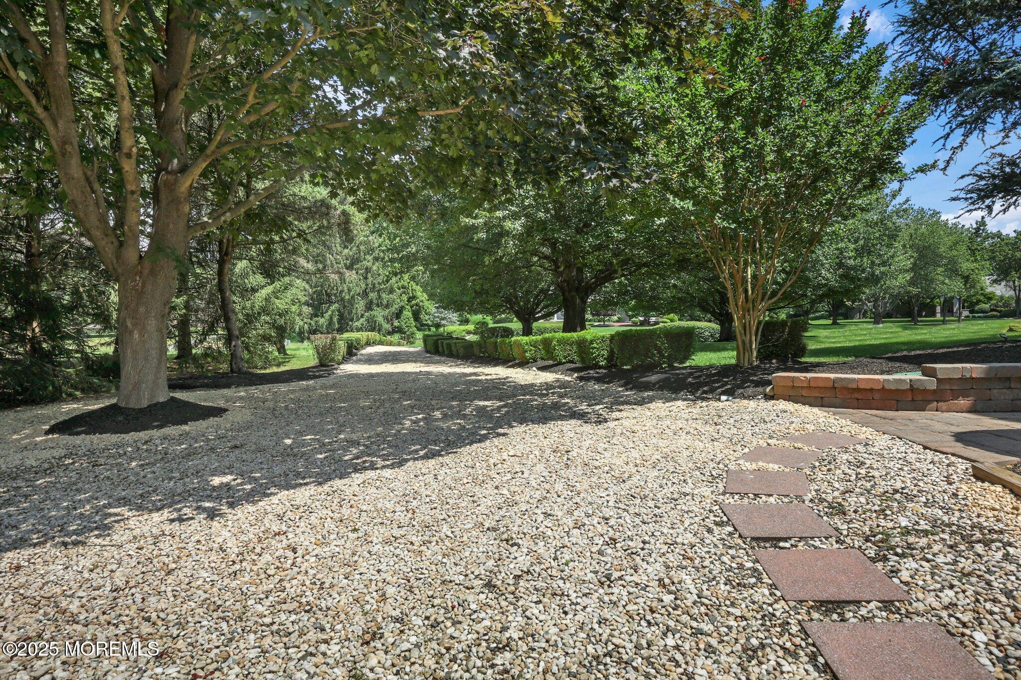 Manalapan, New Jersey, 07726, United States, 5 Bedrooms Bedrooms, ,7 BathroomsBathrooms,Residential,For Sale,1979083