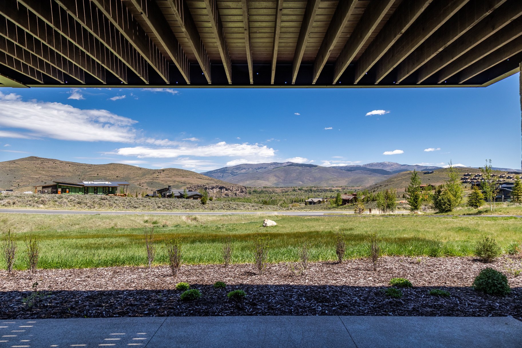  Beautiful Modern Custom Home with Rock Cliff Views at Victory Ranch - 物件實景