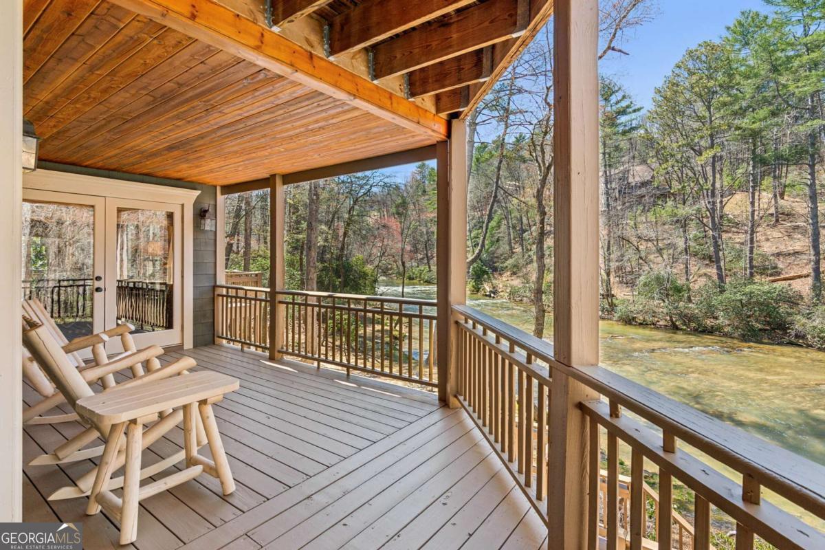 Ellijay, Georgia, 30536, United States, 5 Bedrooms Bedrooms, ,4 BathroomsBathrooms,Residential,For Sale,1880037