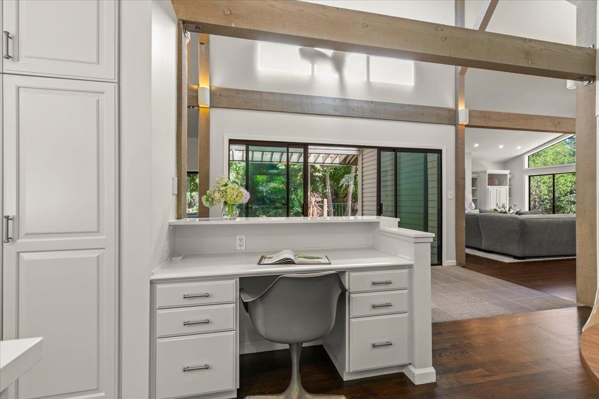 Los Altos Hills, California, 94022, United States, 5 Bedrooms Bedrooms, ,5 BathroomsBathrooms,Residential,For Sale,1907317