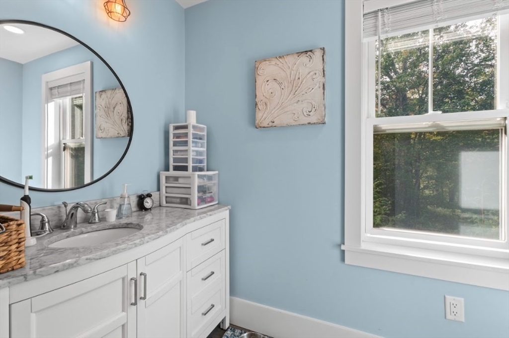 North Attleboro, Massachusetts, 02760, United States, 4 Bedrooms Bedrooms, ,4 BathroomsBathrooms,Residential,For Sale,2005211