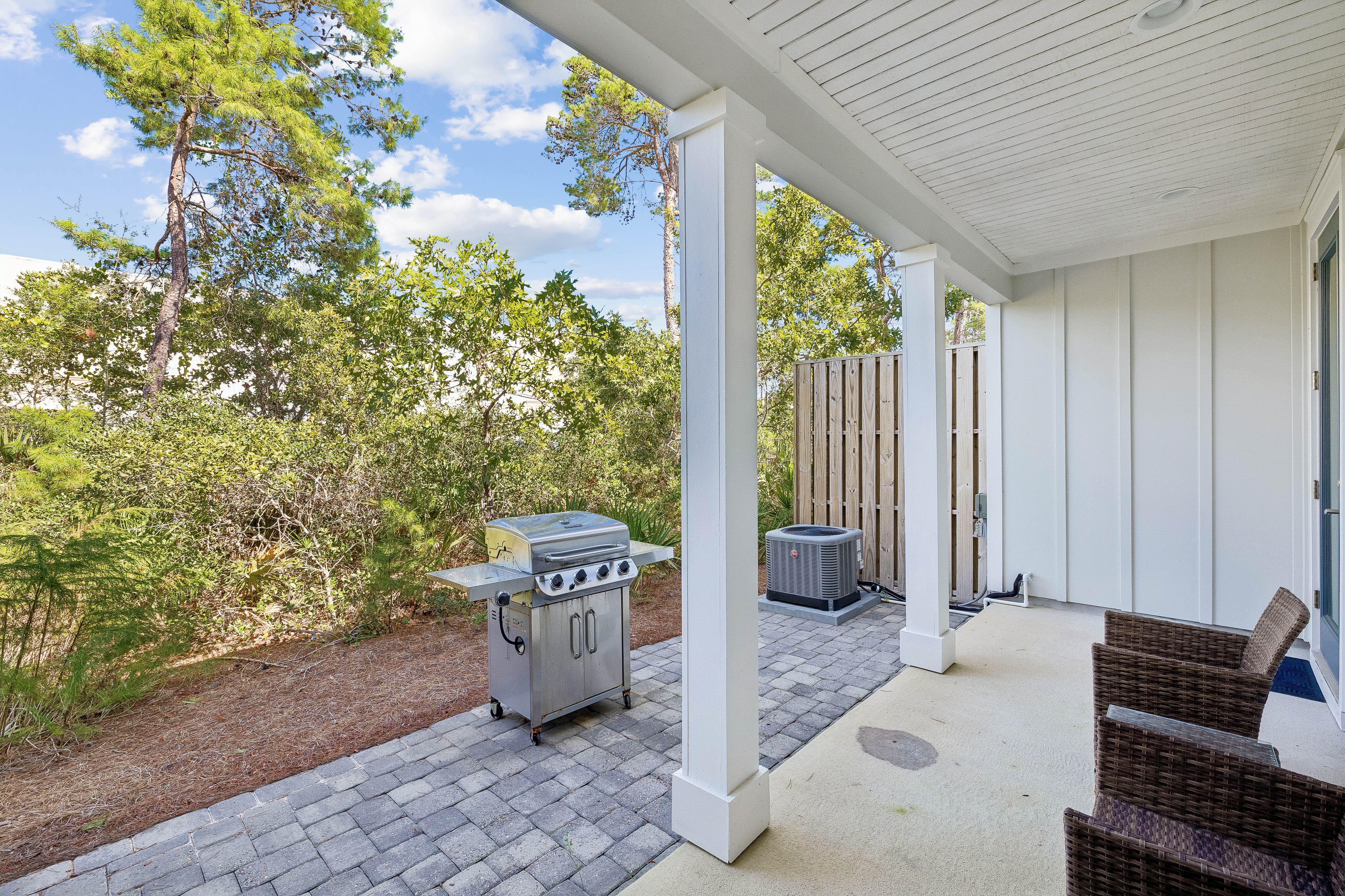  Furnished Seagrove Retreat with Garage Steps from the Pool & Near the Beach - 物件實景