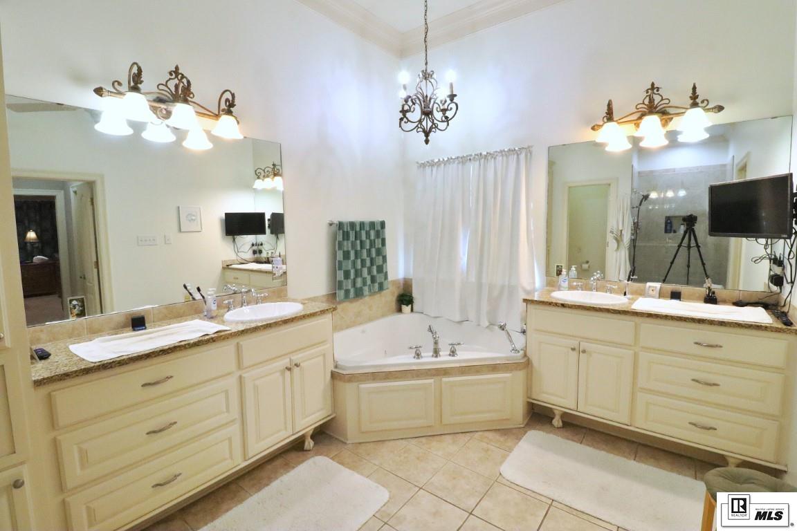 Monroe, Louisiana, 71203, United States, 5 Bedrooms Bedrooms, ,4 BathroomsBathrooms,Residential,For Sale,1906256