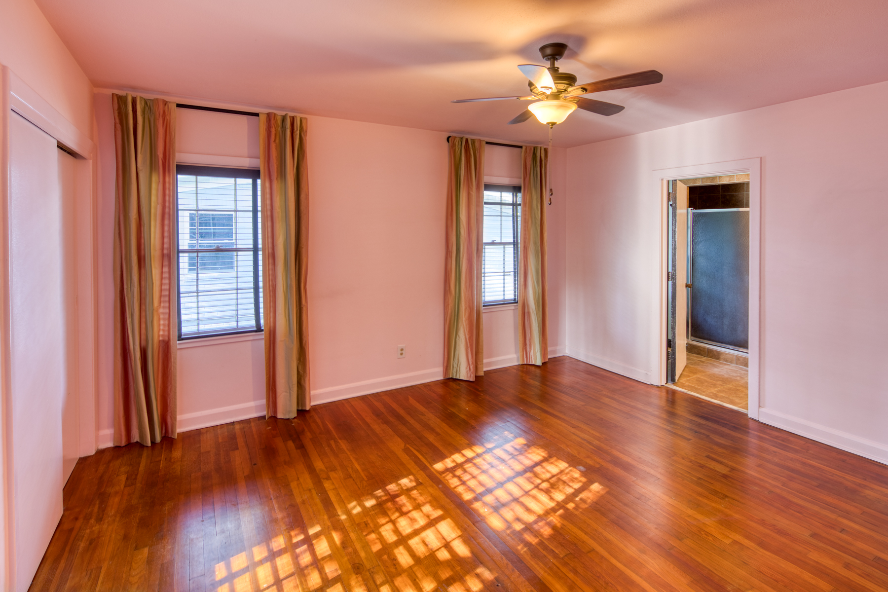  Move-In Ready in Popular Sylvan Terrace Neighborhood - 物件實景