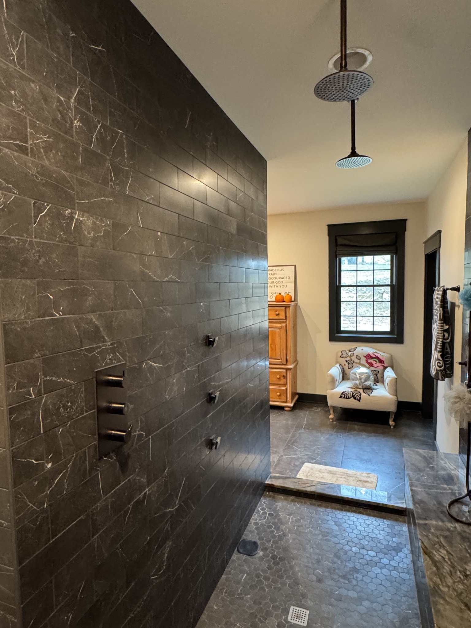 Hendersonville, Tennessee, 37075, United States, 6 Bedrooms Bedrooms, ,5 BathroomsBathrooms,Residential,For Sale,1993824