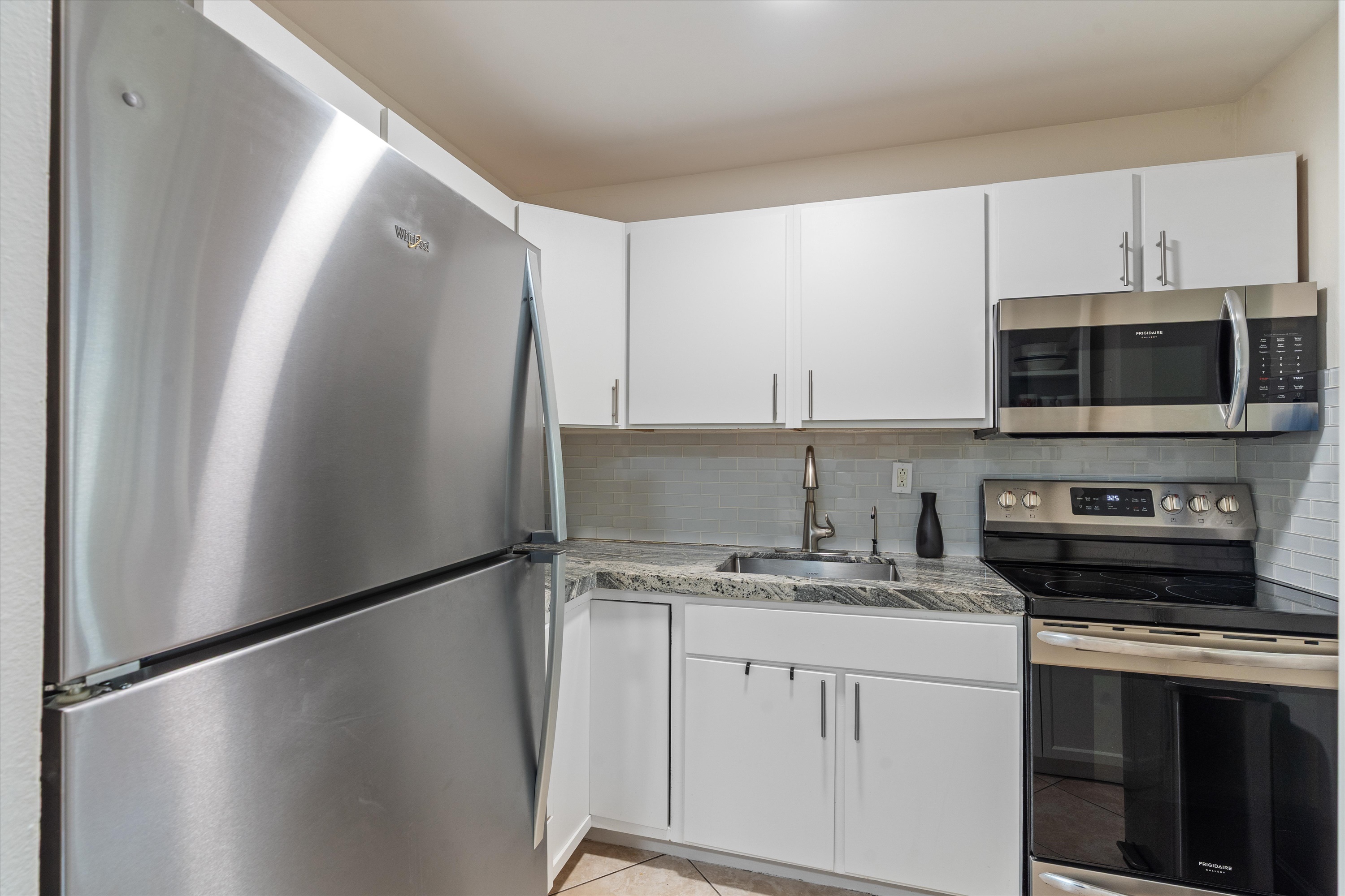 9101 Sunrise Lakes Blvd, Sunrise, FL, 33322 - 物件實景