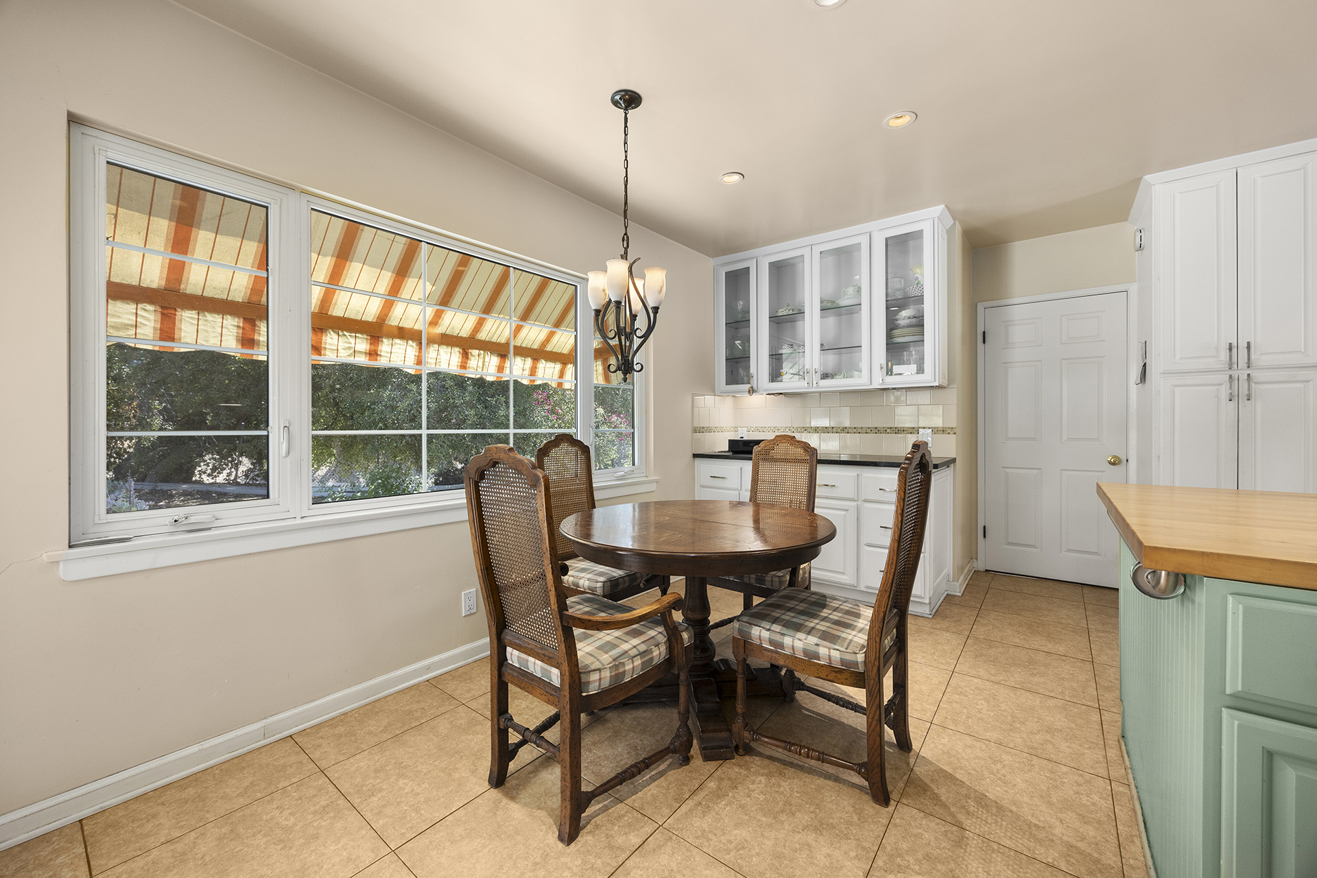 Pasadena, California, 91107, United States, 4 Bedrooms Bedrooms, ,1 BathroomBathrooms,Residential,For Sale,1975607