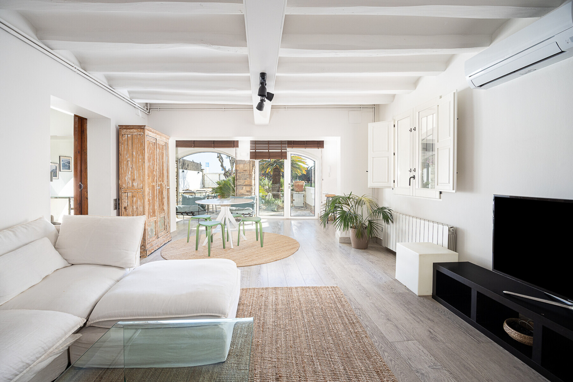  House on the seafront with tourist license, Caldes d