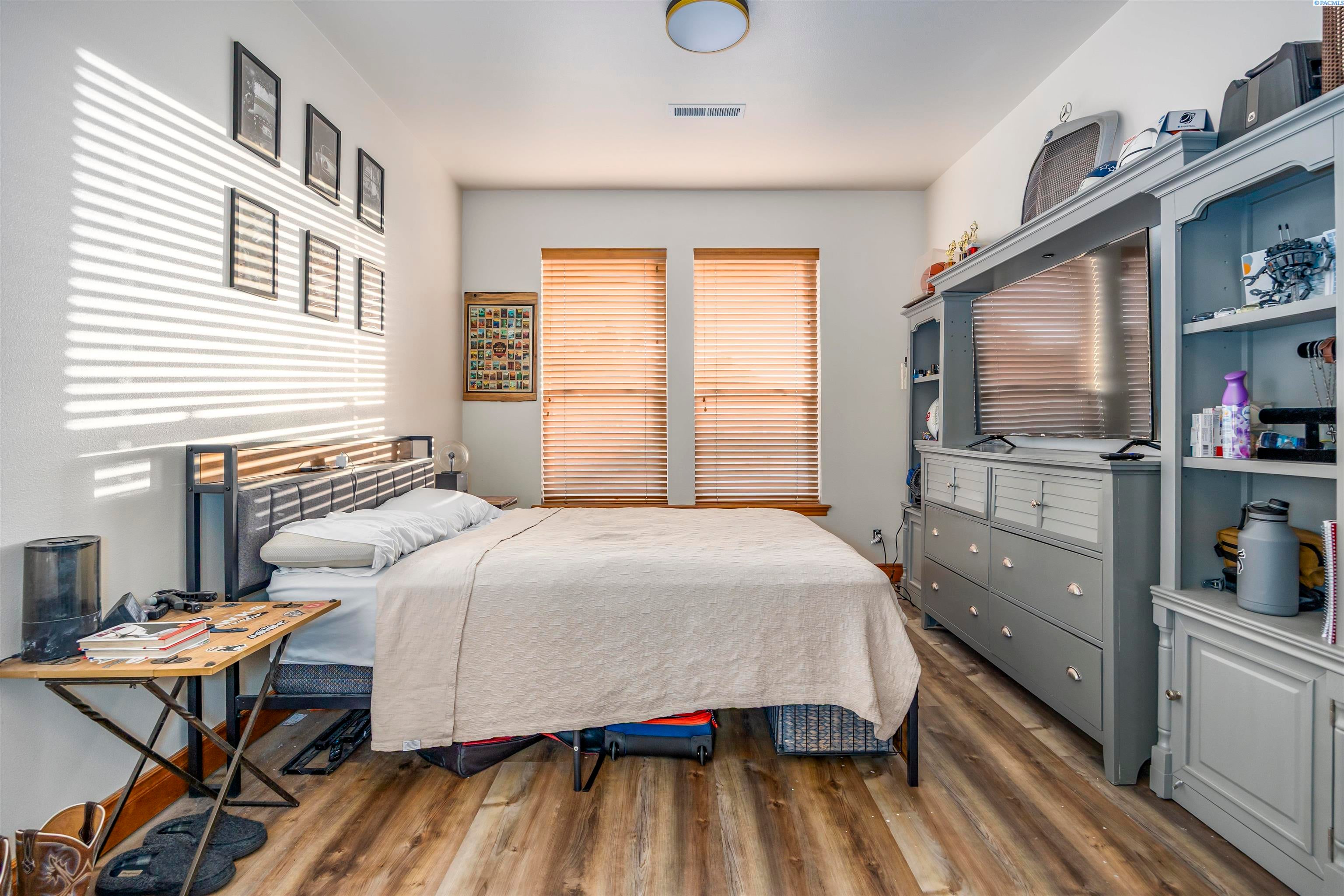 Kennewick, Washington, 99337, United States, 3 Bedrooms Bedrooms, ,3 BathroomsBathrooms,Residential,For Sale,1981093