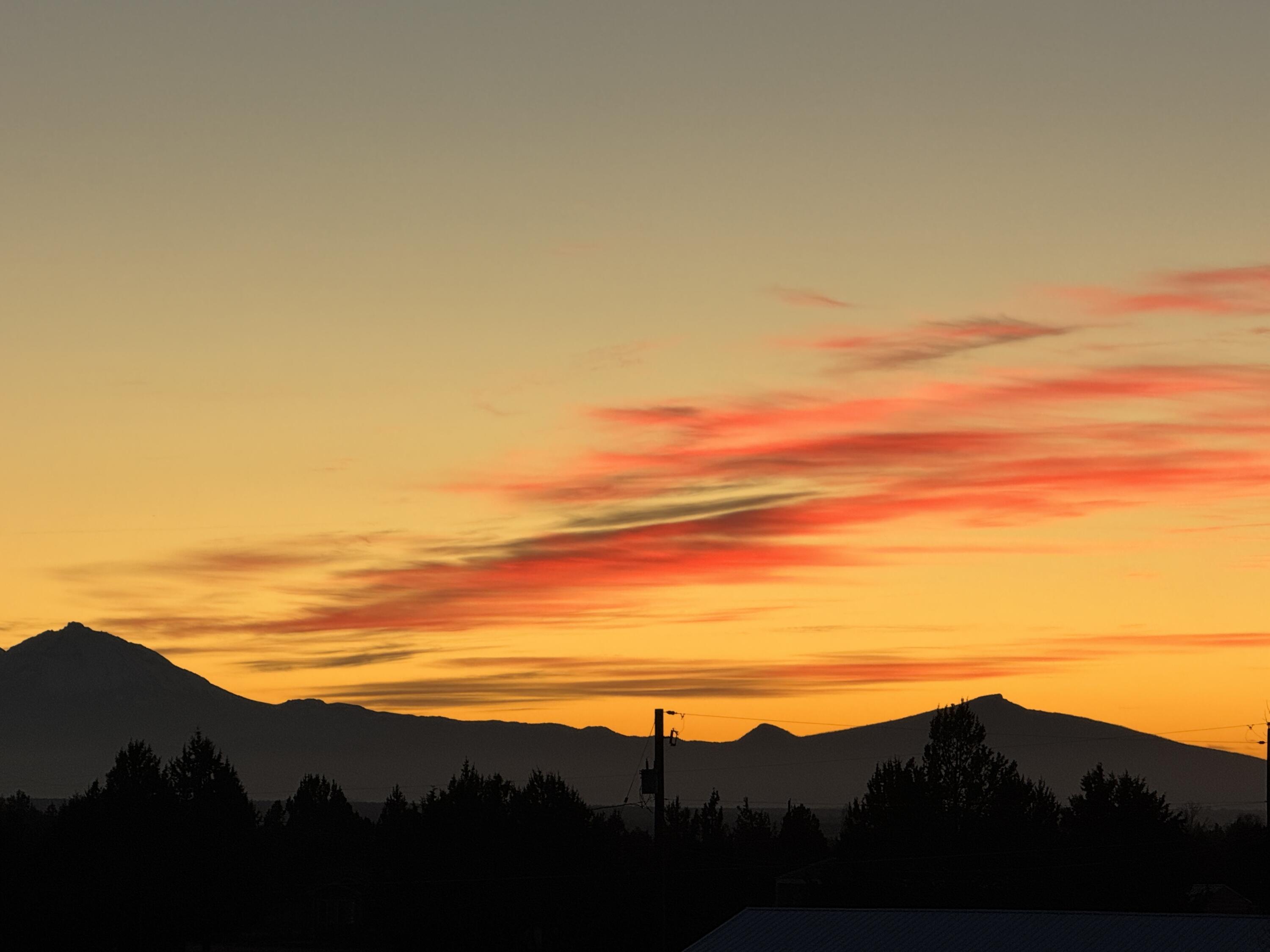 Terrebonne, Oregon, 97760, United States, 3 Bedrooms Bedrooms, ,2 BathroomsBathrooms,Residential,For Sale,2009315