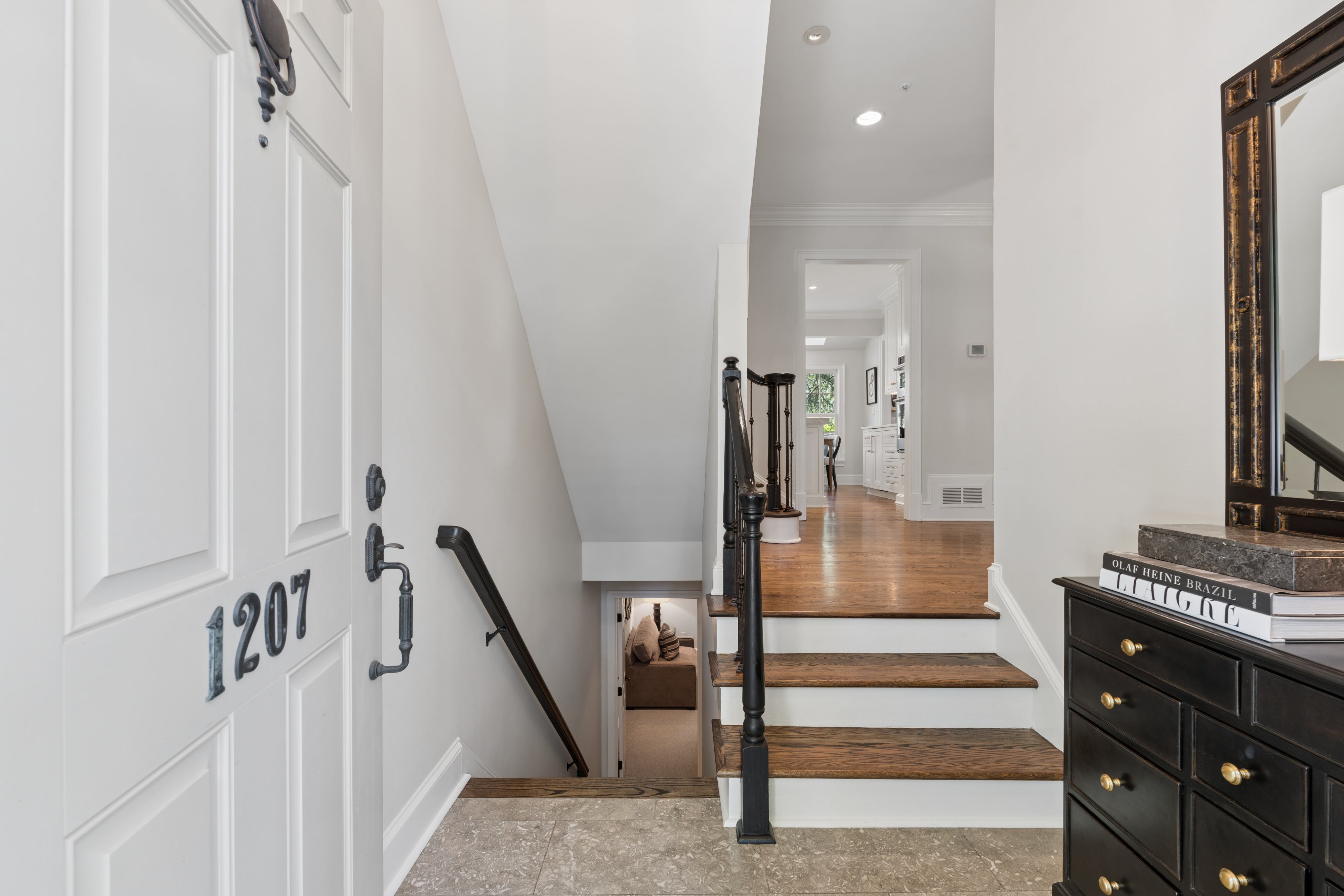 Carefully Curated End Unit Townhome in the Heart of Brookhaven - 物件實景