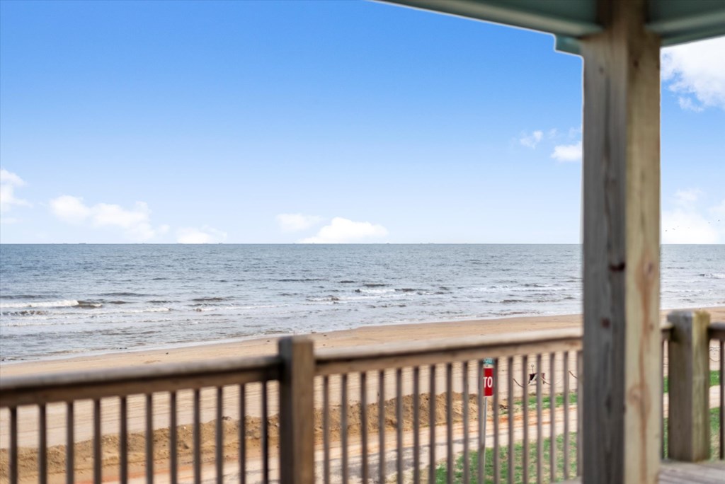 Gilchrist, Texas, 77617, United States, 3 Bedrooms Bedrooms, ,3 BathroomsBathrooms,Residential,For Sale,1978156