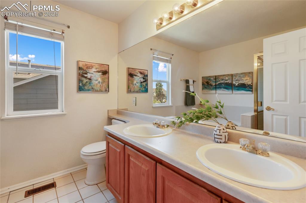 Colorado Springs, Colorado, 80920, United States, 5 Bedrooms Bedrooms, ,2 BathroomsBathrooms,Residential,For Sale,1920003
