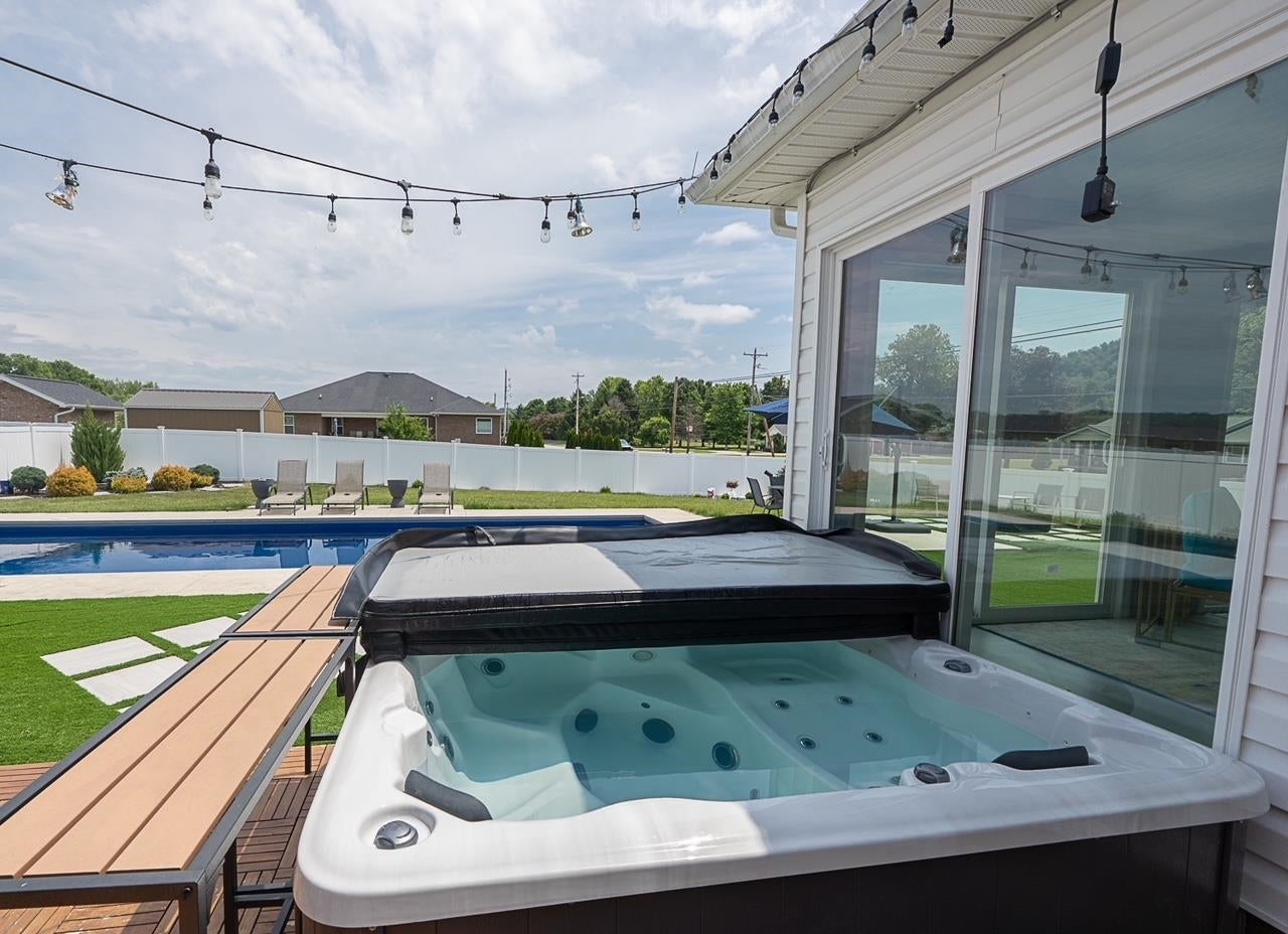 Proctorville, Ohio, 45669, United States, 5 Bedrooms Bedrooms, ,3 BathroomsBathrooms,Residential,For Sale,2049008