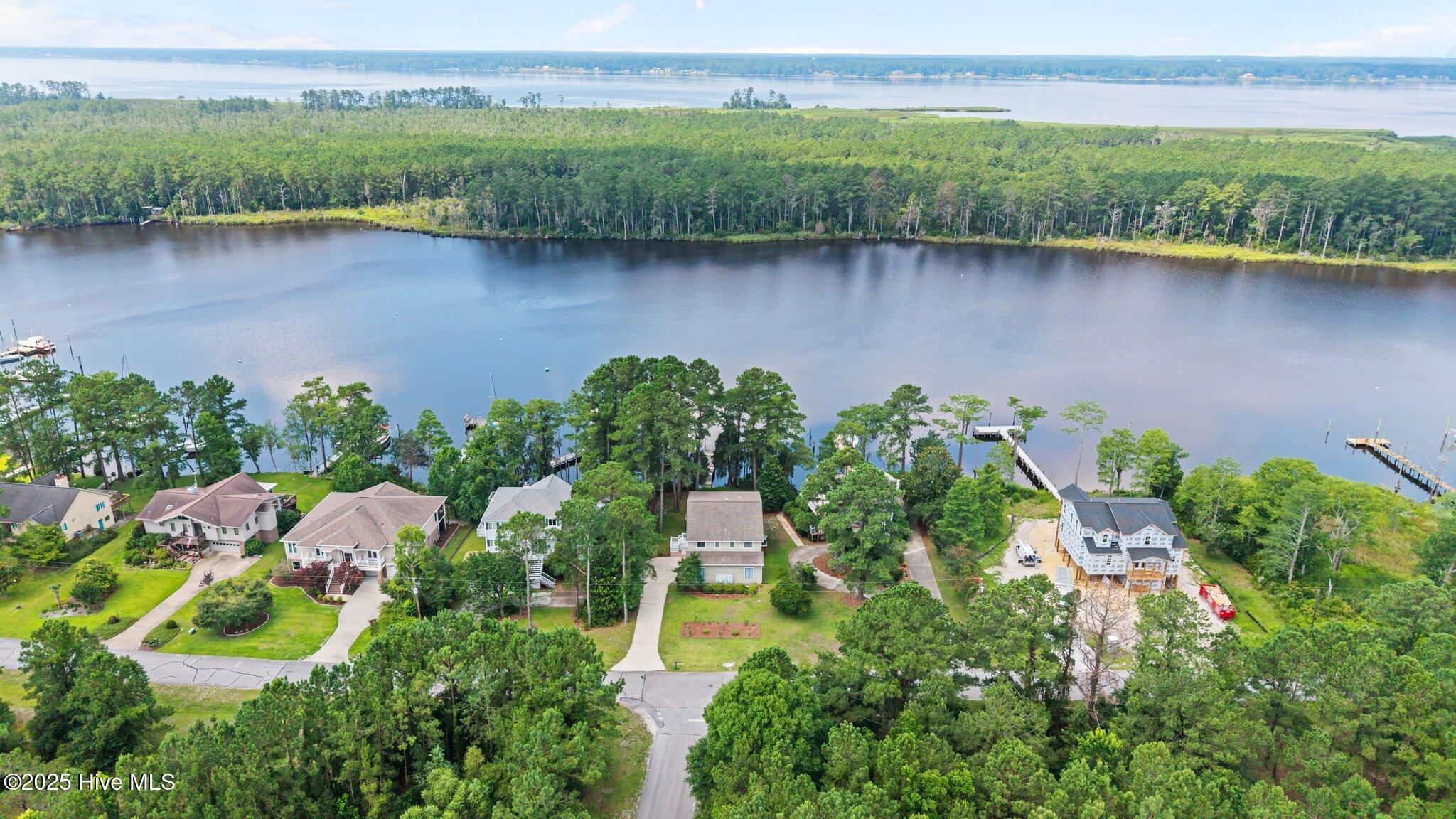 New Bern, North Carolina, 28560, United States, 3 Bedrooms Bedrooms, ,4 BathroomsBathrooms,Residential,For Sale,1874944