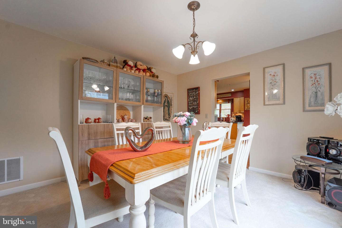 Annapolis, Maryland, 21403, United States, 4 Bedrooms Bedrooms, ,3 BathroomsBathrooms,Residential,For Sale,1988002