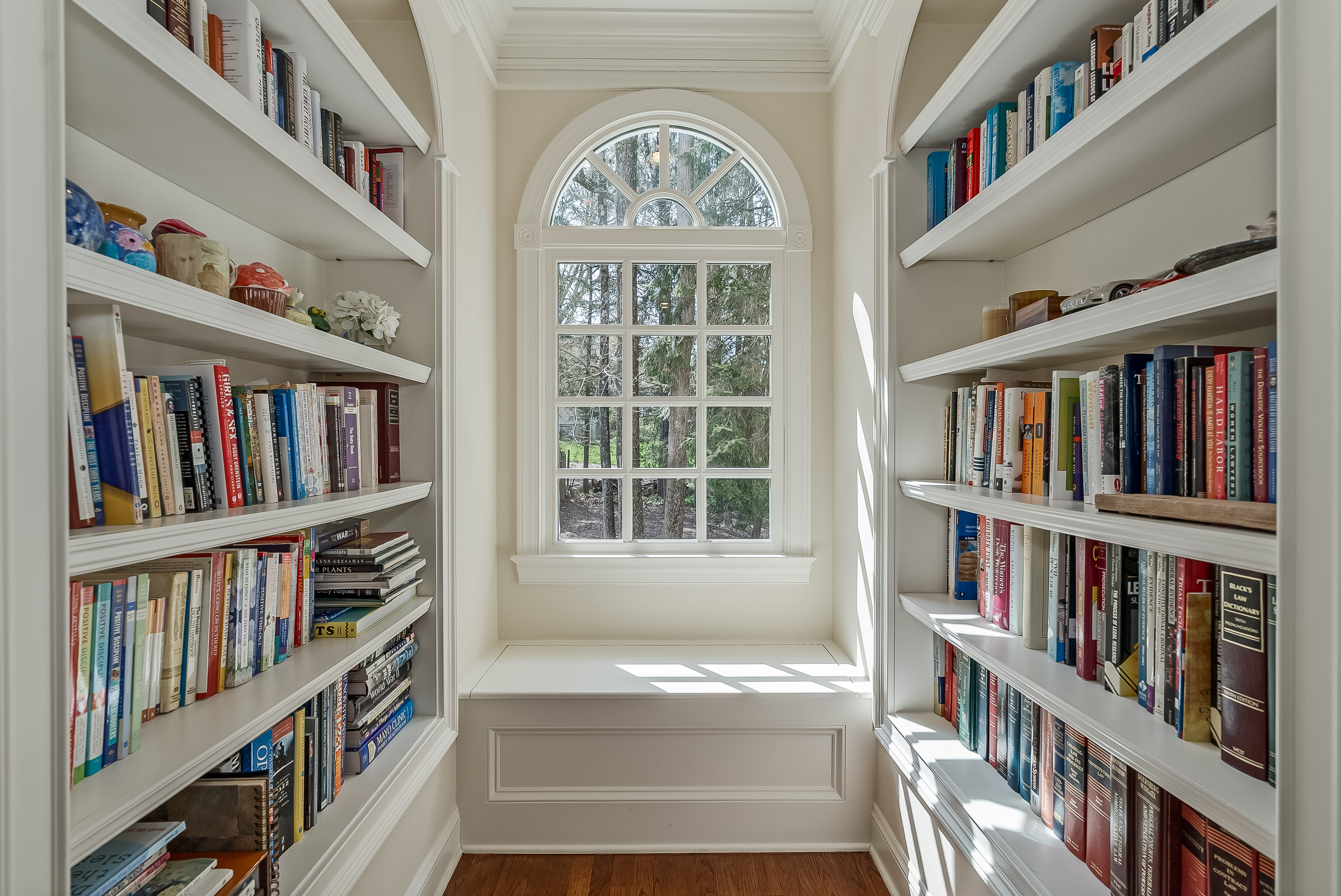  Georgian Colonial Home Set on Three Plus Acres - 物件實景