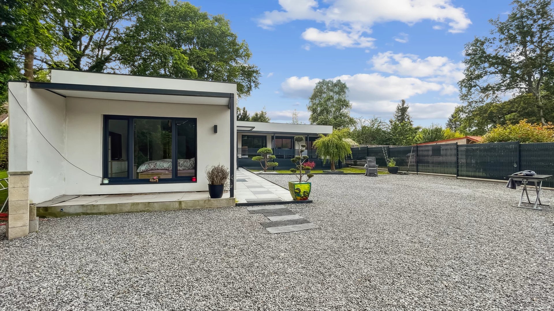 Samois-sur-Seine, Île-de-France, 77920, FR, 2 Bedrooms Bedrooms, ,1 BathroomBathrooms,Residential,For Sale,1557614
