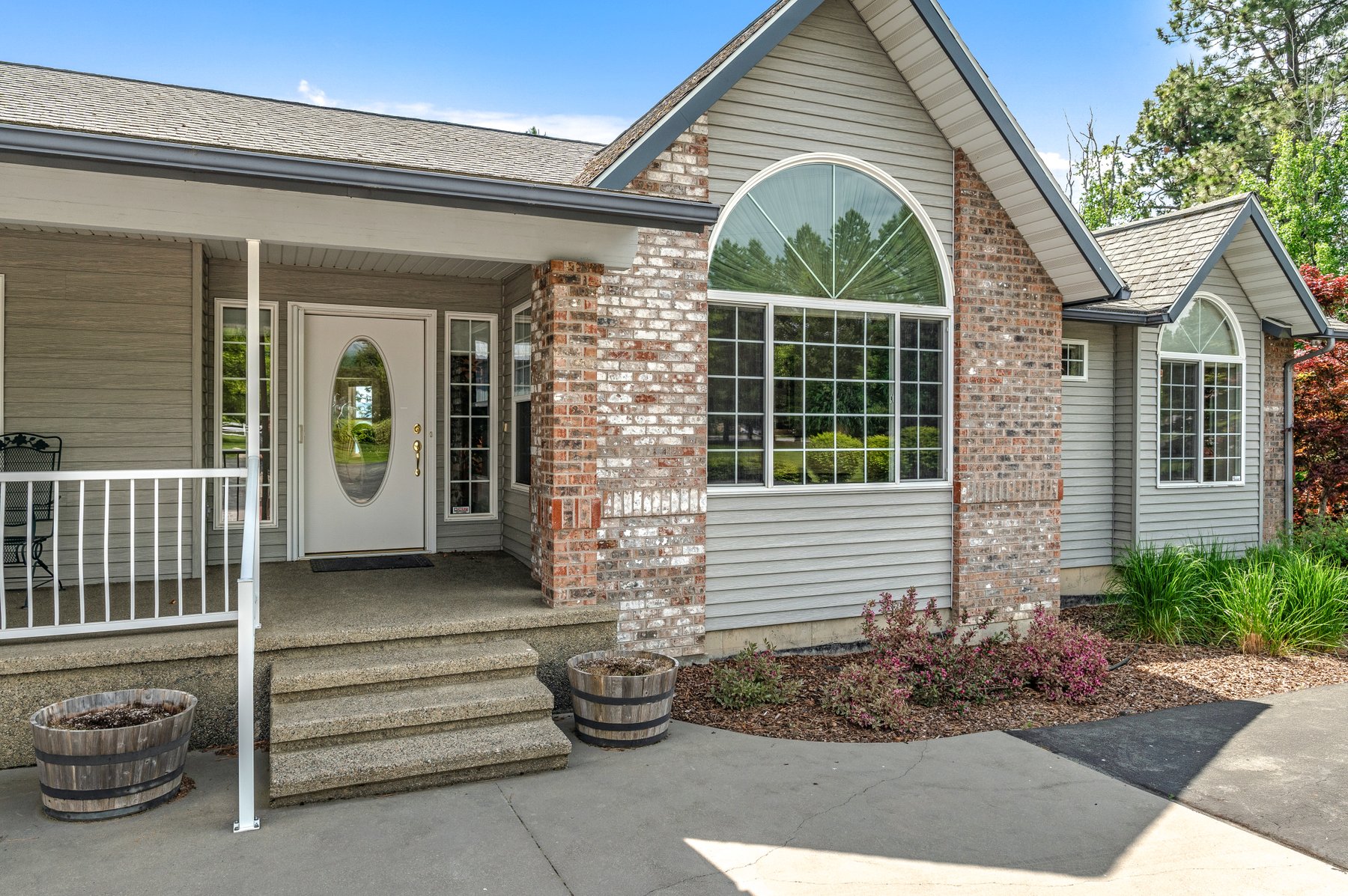 Sandpoint, Idaho, 83864, United States, 4 Bedrooms Bedrooms, ,4 BathroomsBathrooms,Residential,For Sale,1834691