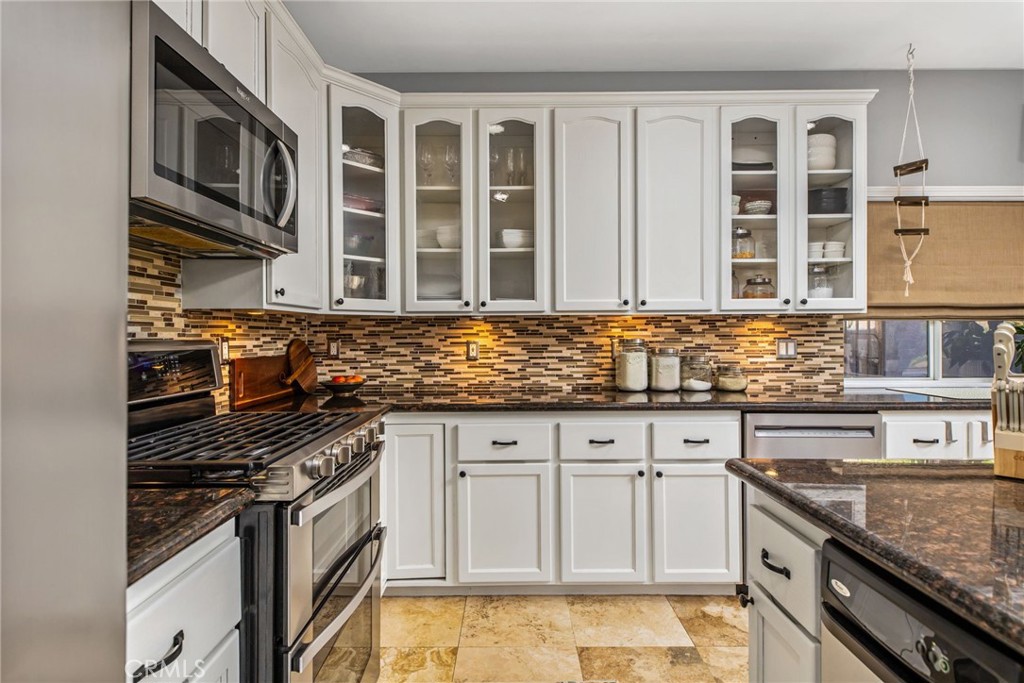 Canyon Lake, California, 92587, United States, 4 Bedrooms Bedrooms, ,3 BathroomsBathrooms,Residential,For Sale,2015343