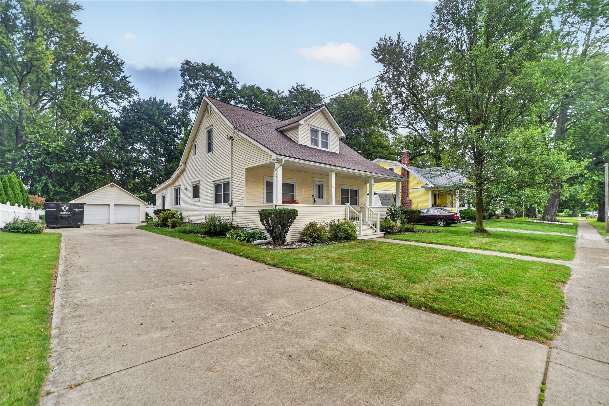 Elizabeth St, Stockbridge, MI 49285