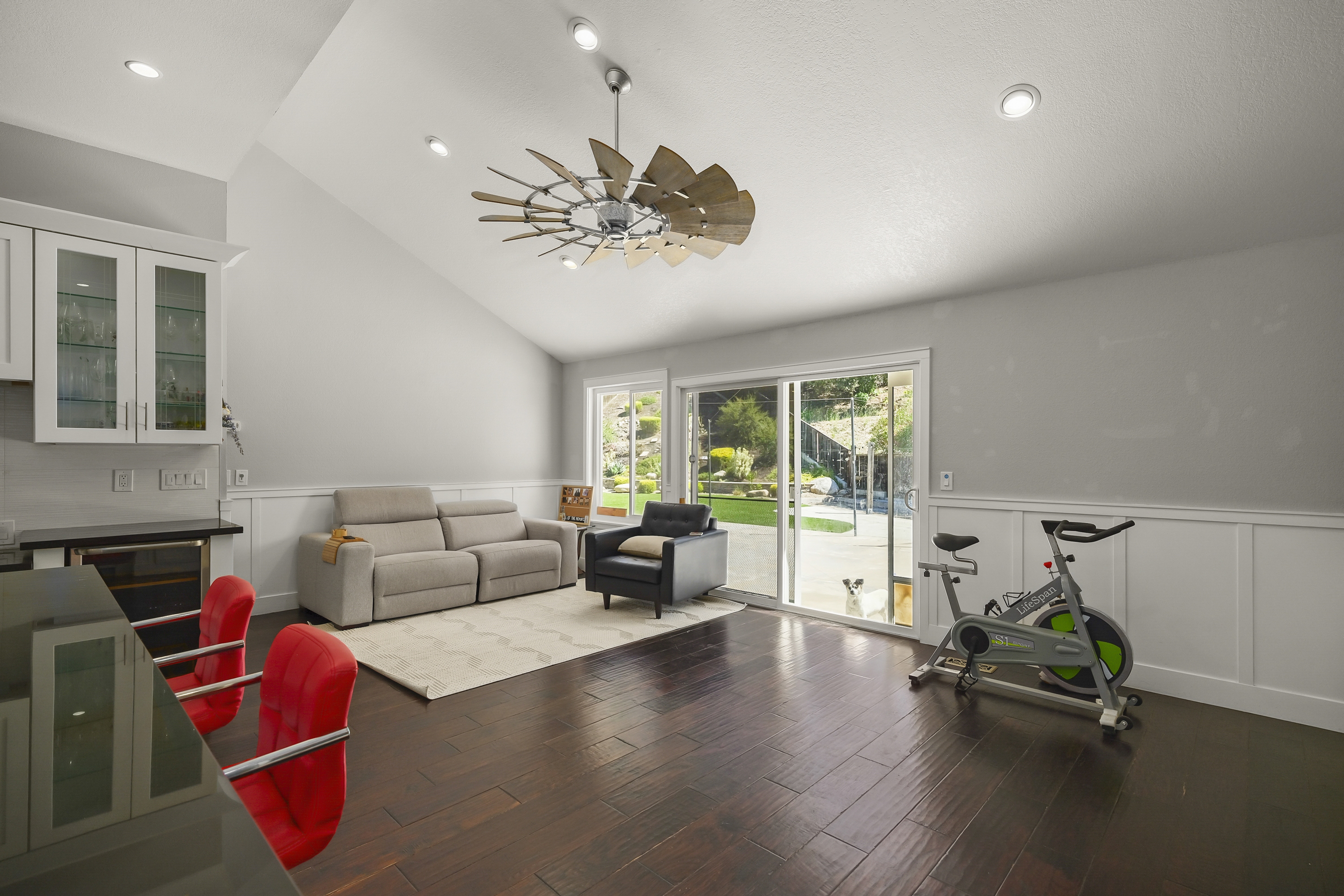  Thoughtfully Reimagined Home with Expansive Grounds and Endless Possibilities - 物件實景