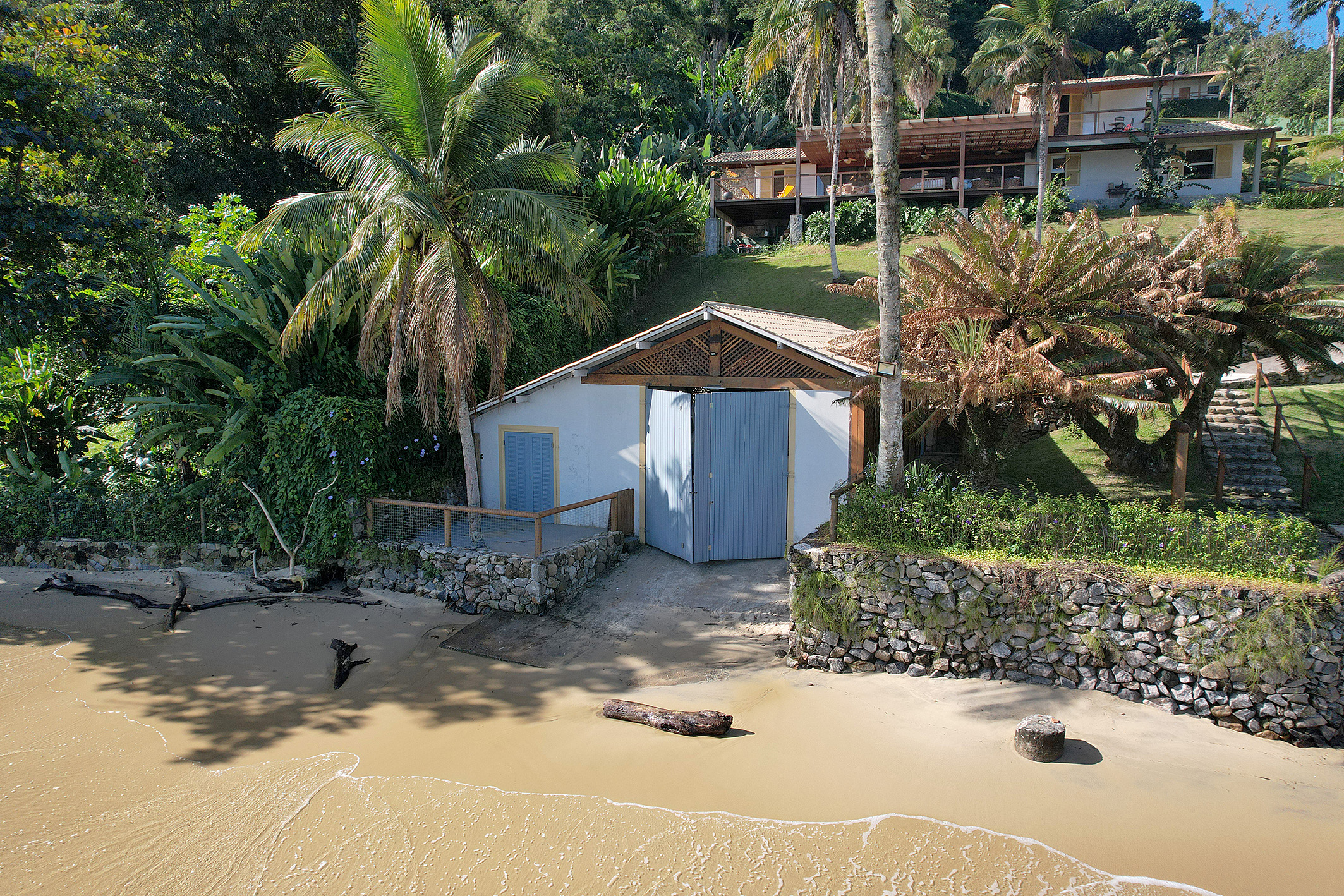  Beachfront house with a swimming pool and a gym - 物件實景