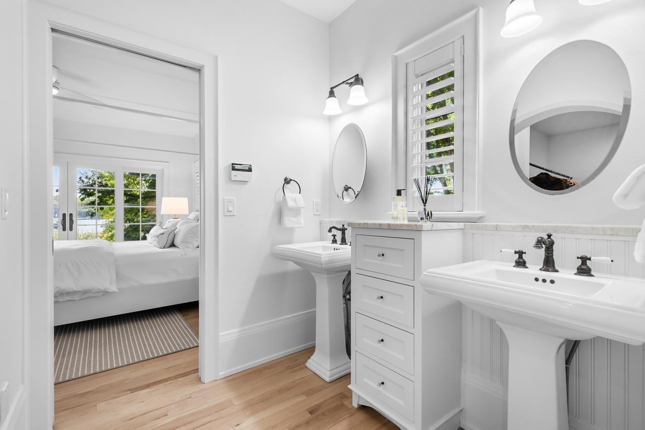 Orono, Minnesota, 55364, United States, 4 Bedrooms Bedrooms, ,4 BathroomsBathrooms,Residential,For Sale,1988176