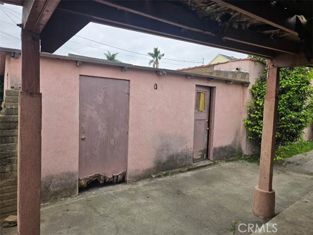 Los Angeles, California, 90047, United States, 2 Bedrooms Bedrooms, ,1 BathroomBathrooms,Residential,For Sale,1935031