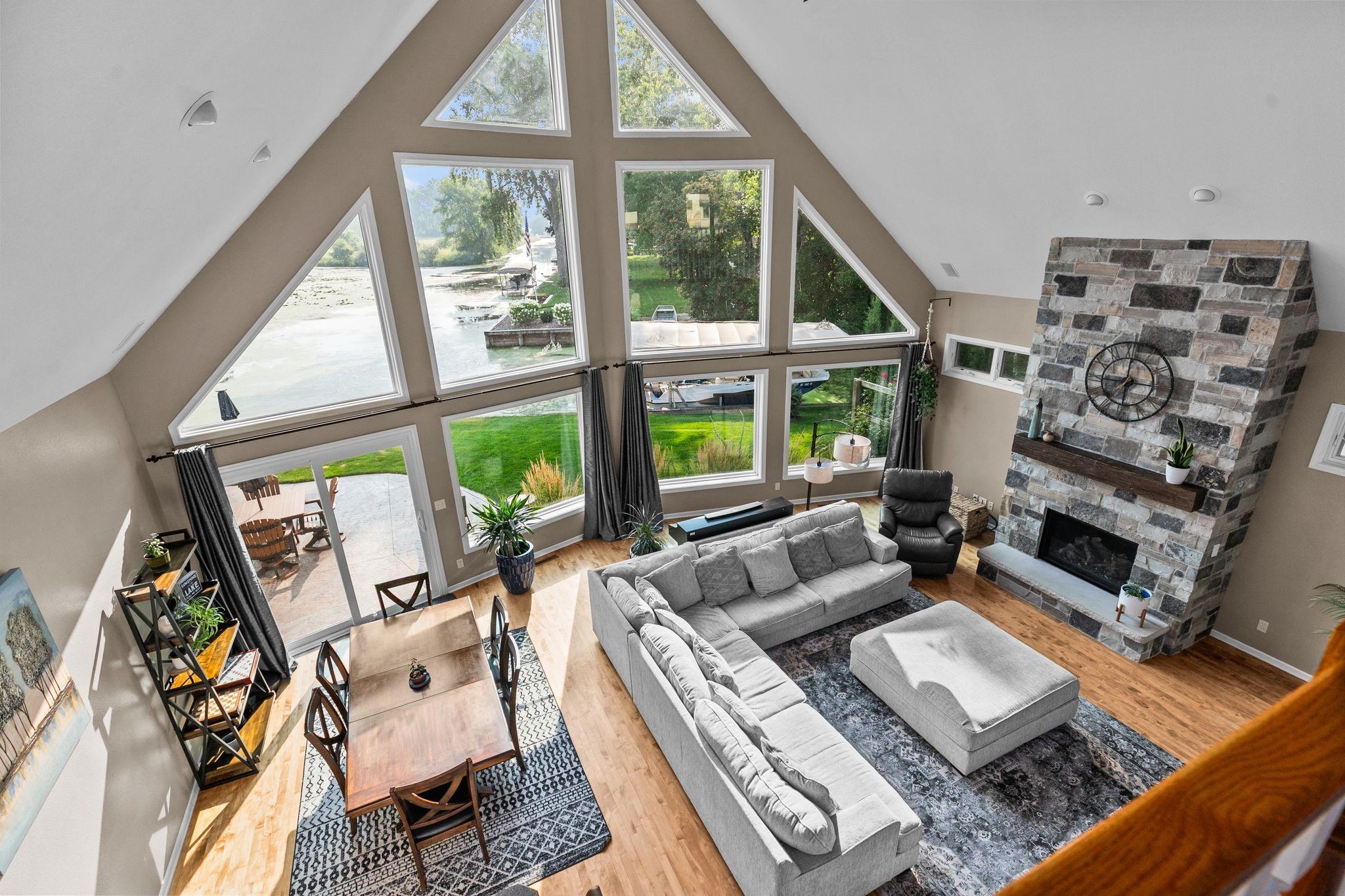 Winneconne, Wisconsin, 54986, United States, 3 Bedrooms Bedrooms, ,4 BathroomsBathrooms,Residential,For Sale,1944874