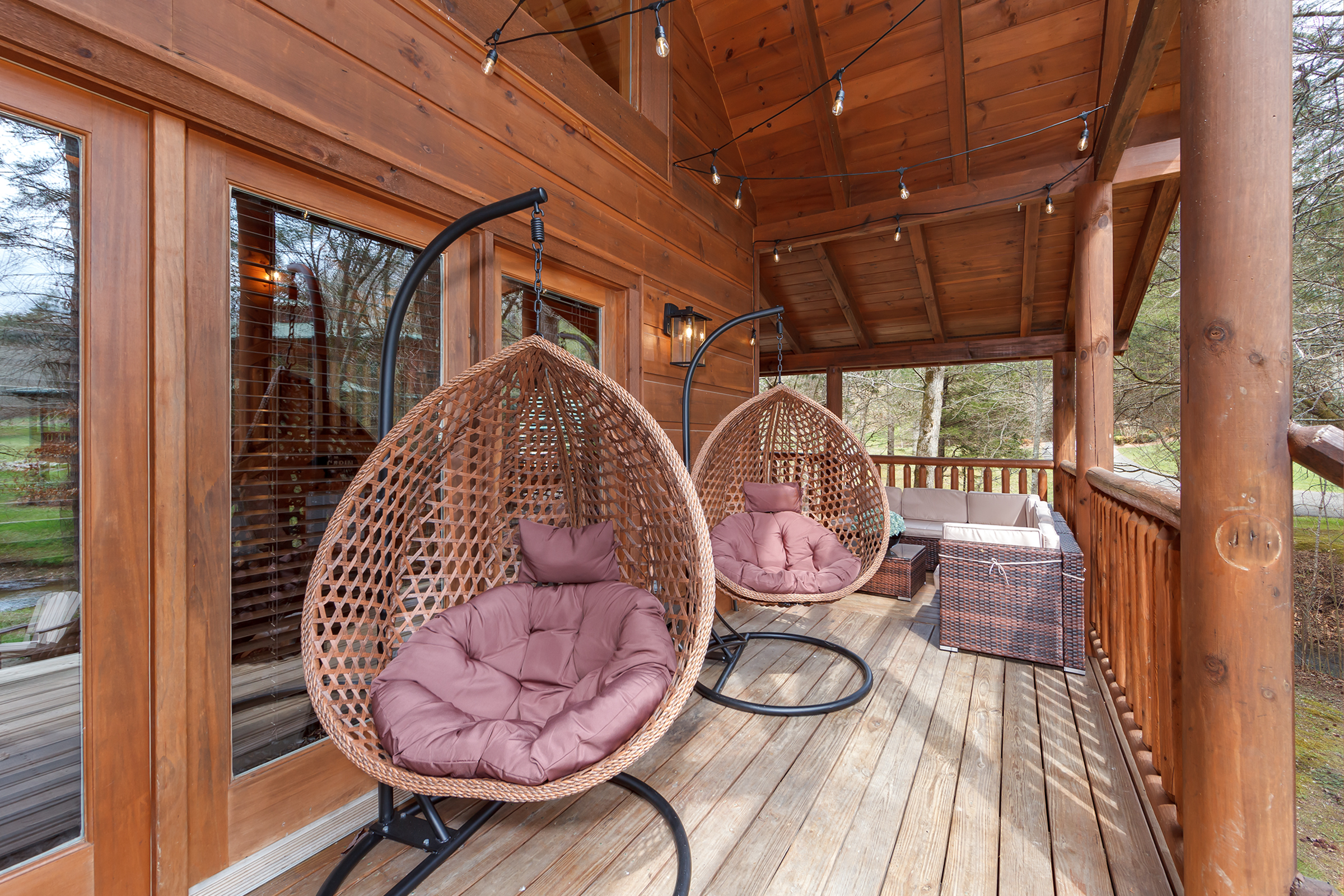 Sevierville, Tennessee, 37862, United States, 1 Bedroom Bedrooms, ,2 BathroomsBathrooms,Residential,For Sale,1979555