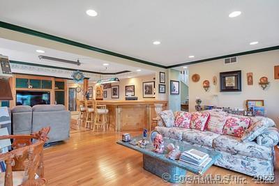Wallingford, Connecticut, 06492, United States, 3 Bedrooms Bedrooms, ,3 BathroomsBathrooms,Residential,For Sale,1943624