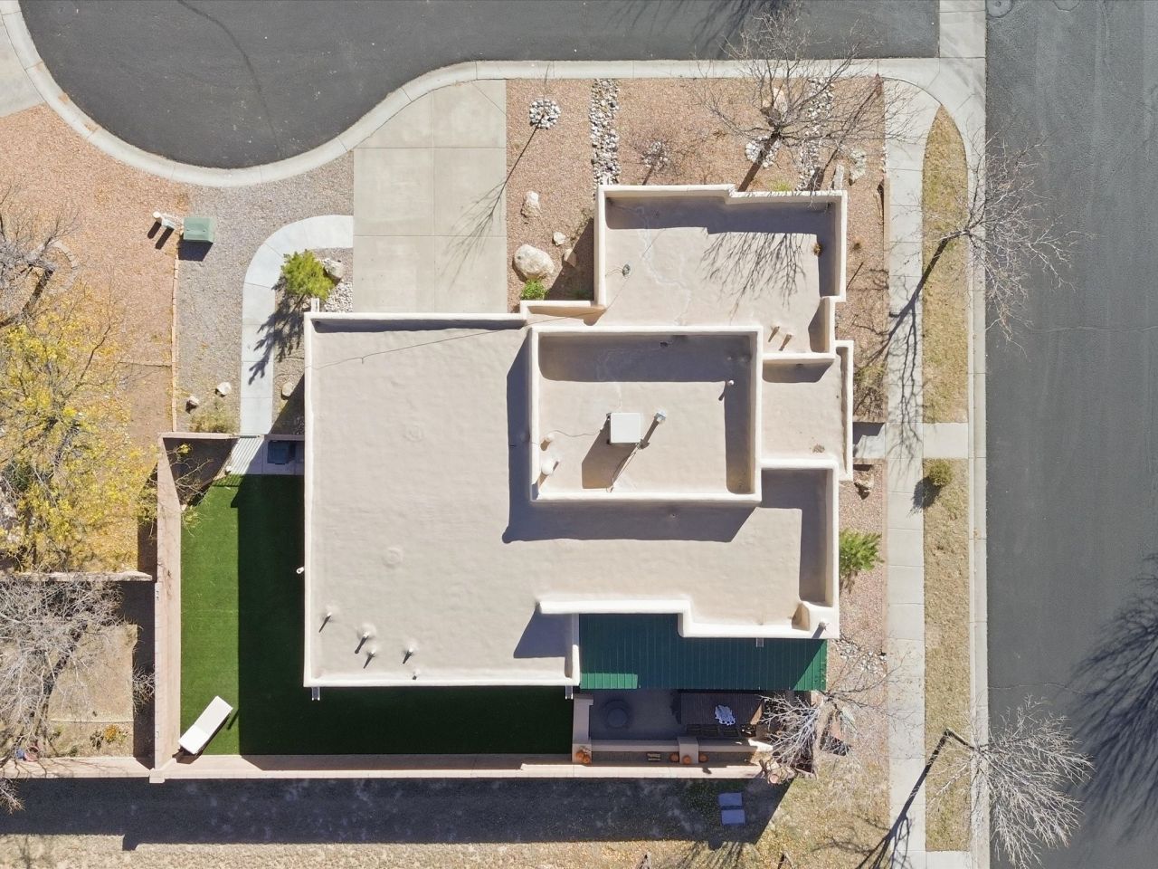 Santa Fe, New Mexico, 87508, United States, 3 Bedrooms Bedrooms, ,2 BathroomsBathrooms,Residential,For Sale,1992891