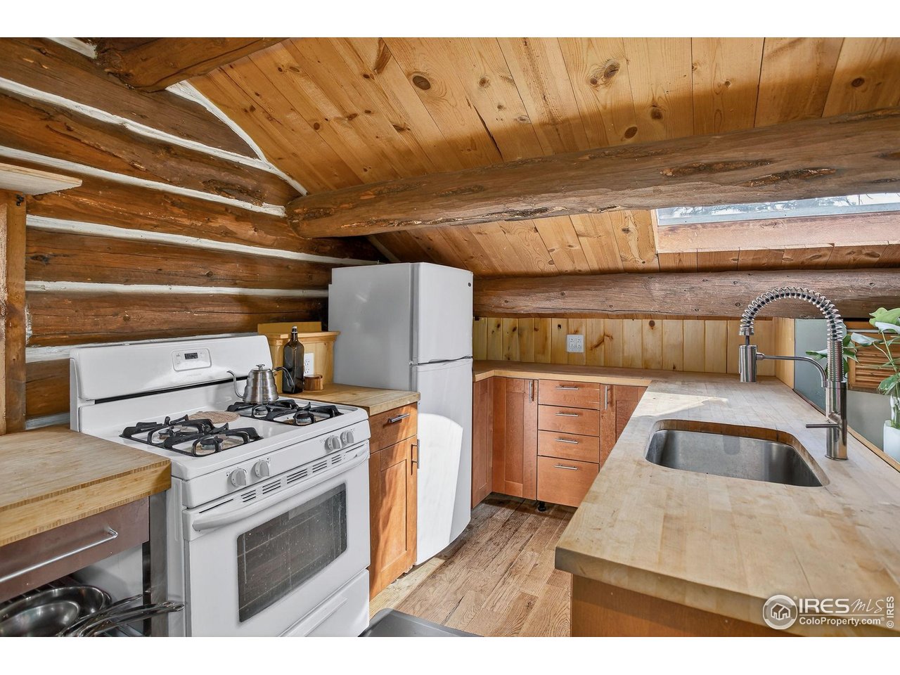 Boulder, Colorado, 80302, United States, 5 Bedrooms Bedrooms, ,7 BathroomsBathrooms,Residential,For Sale,1993431