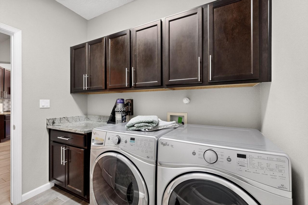 Rio Rancho, New Mexico, 87124, United States, 5 Bedrooms Bedrooms, ,3 BathroomsBathrooms,Residential,For Sale,1991836