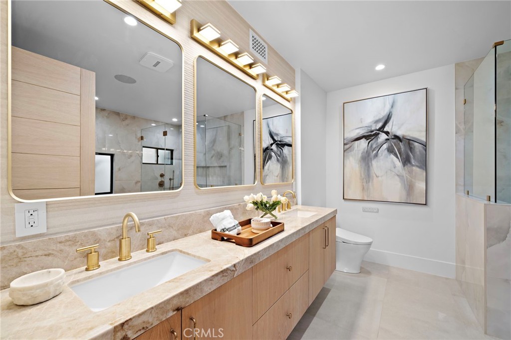 Newport Beach, California, 92660, United States, 4 Bedrooms Bedrooms, ,5 BathroomsBathrooms,Residential,For Sale,1942289