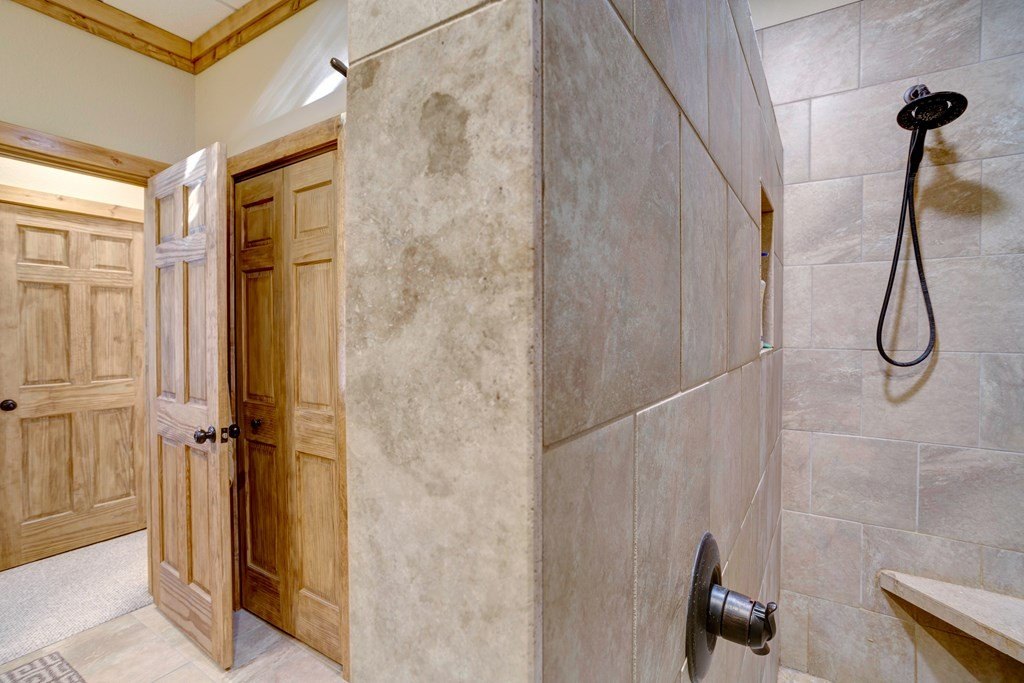 Hiawassee, Georgia, 30546, United States, 4 Bedrooms Bedrooms, ,5 BathroomsBathrooms,Residential,For Sale,1880672