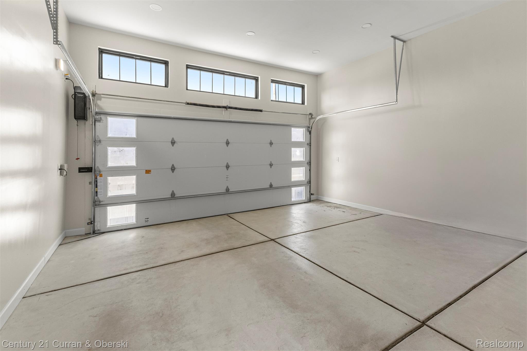 Dearborn, Michigan, 48128, United States, 5 Bedrooms Bedrooms, ,5 BathroomsBathrooms,Residential,For Sale,2030794