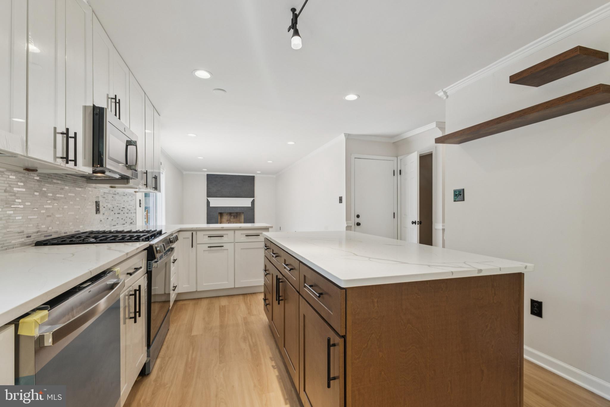 Fairfax, Virginia, 22030, United States, 4 Bedrooms Bedrooms, ,4 BathroomsBathrooms,Residential,For Sale,1978960