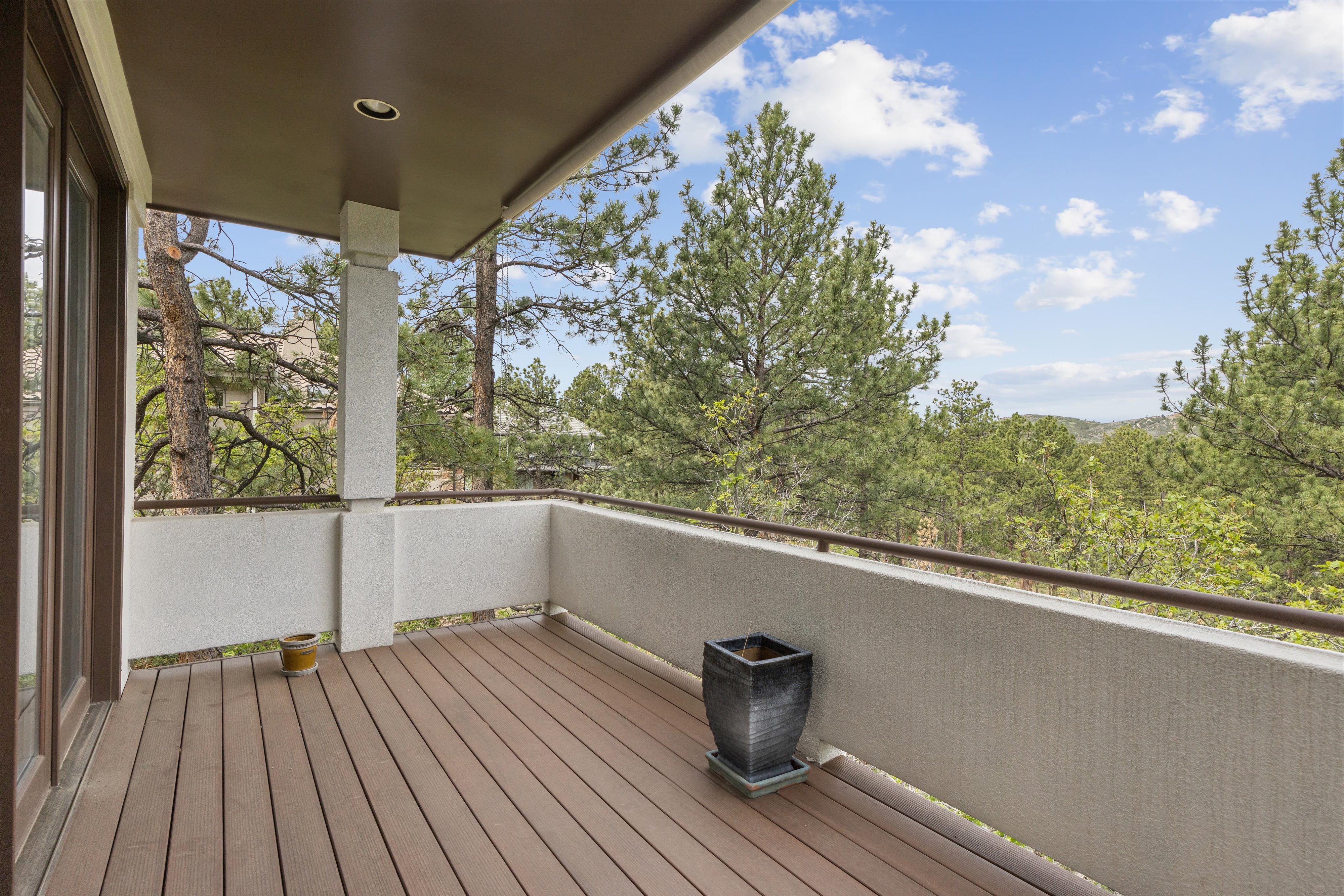  Remodeled 4 Bed 6 Bath Residence Offering Mountain, Sunset Views & Privacy - 物件實景