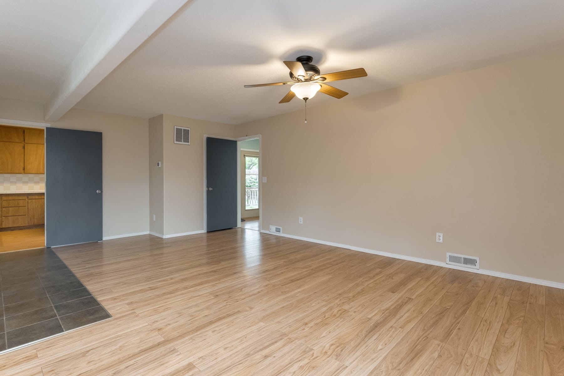  2024 NE POYNTER ST Hillsboro, OR 97124 - 物件實景