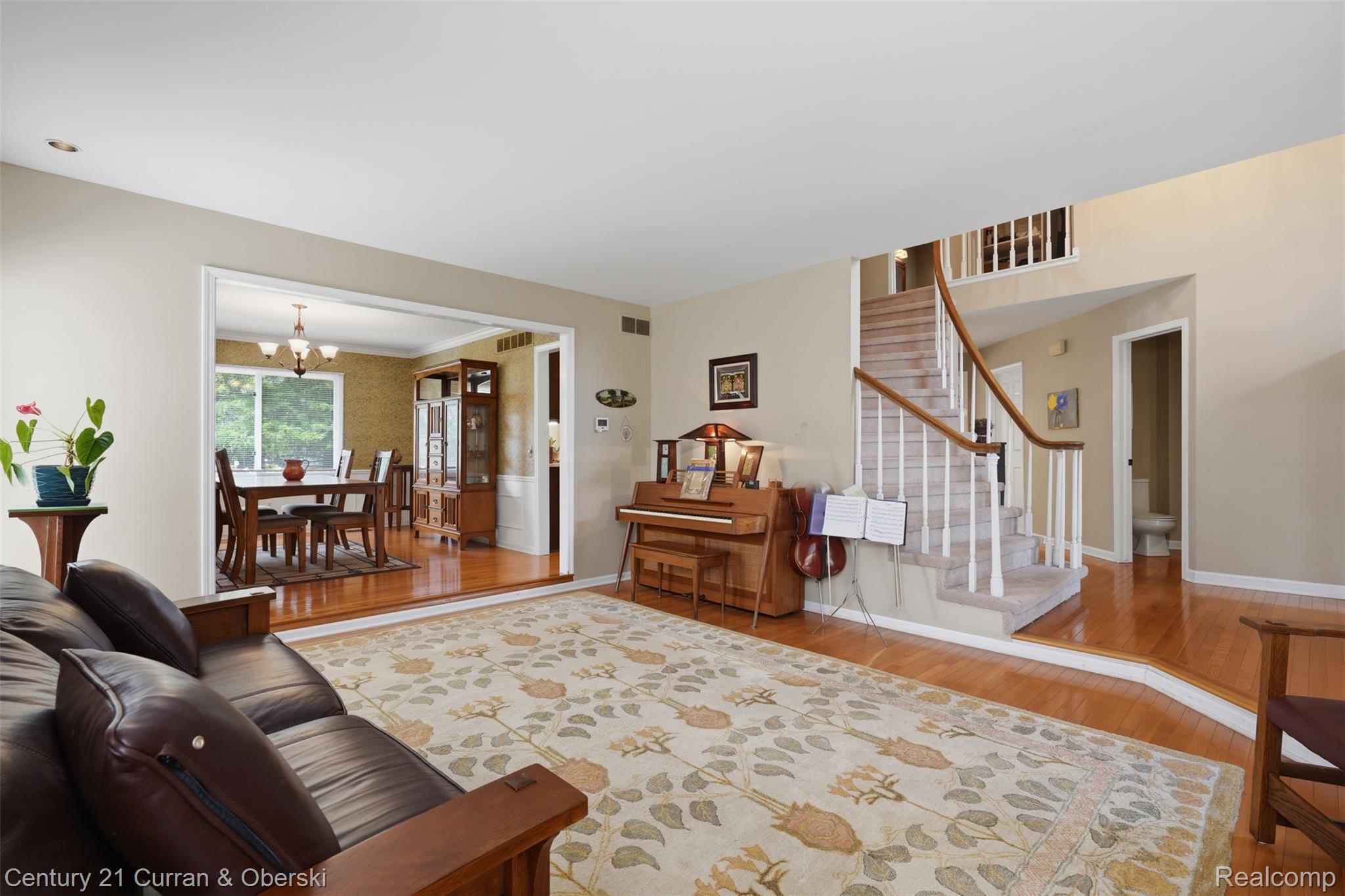 Farmington Hills, Michigan, 48331, United States, 4 Bedrooms Bedrooms, ,4 BathroomsBathrooms,Residential,For Sale,2048985