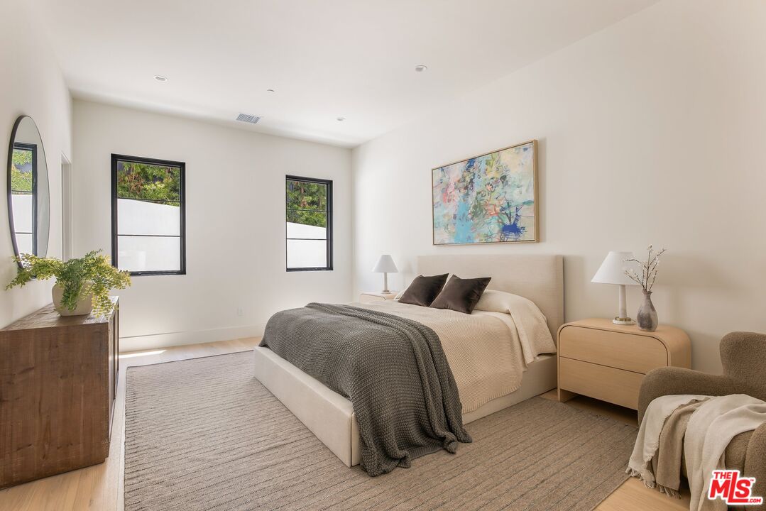 Los Angeles, California, 90049, United States, 5 Bedrooms Bedrooms, ,3 BathroomsBathrooms,Residential,For Sale,1839044